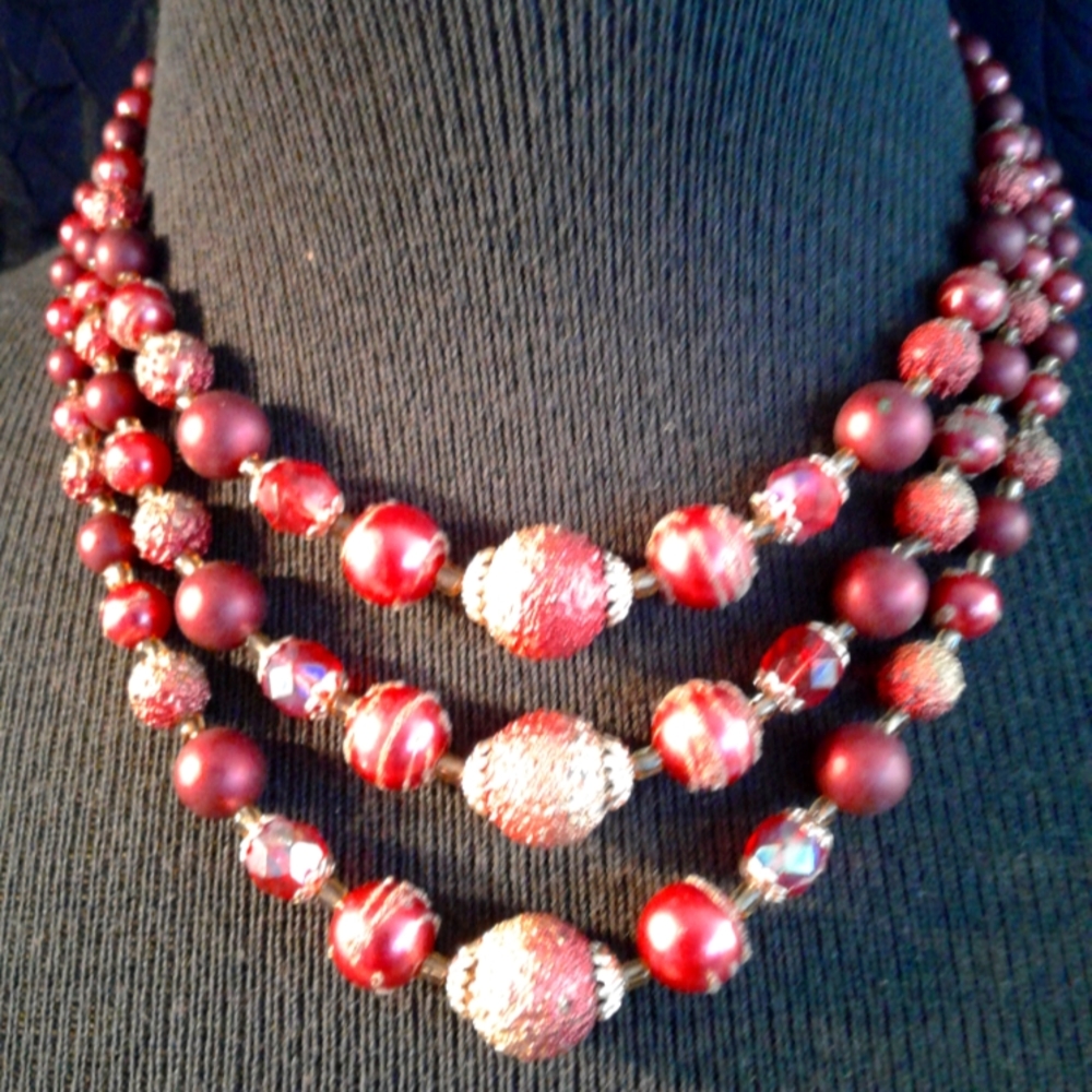 Vintage 3 tier beaded necklace